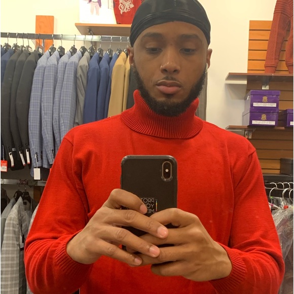 Red Turtleneck Sweater size Medium - Picture 7 of 7